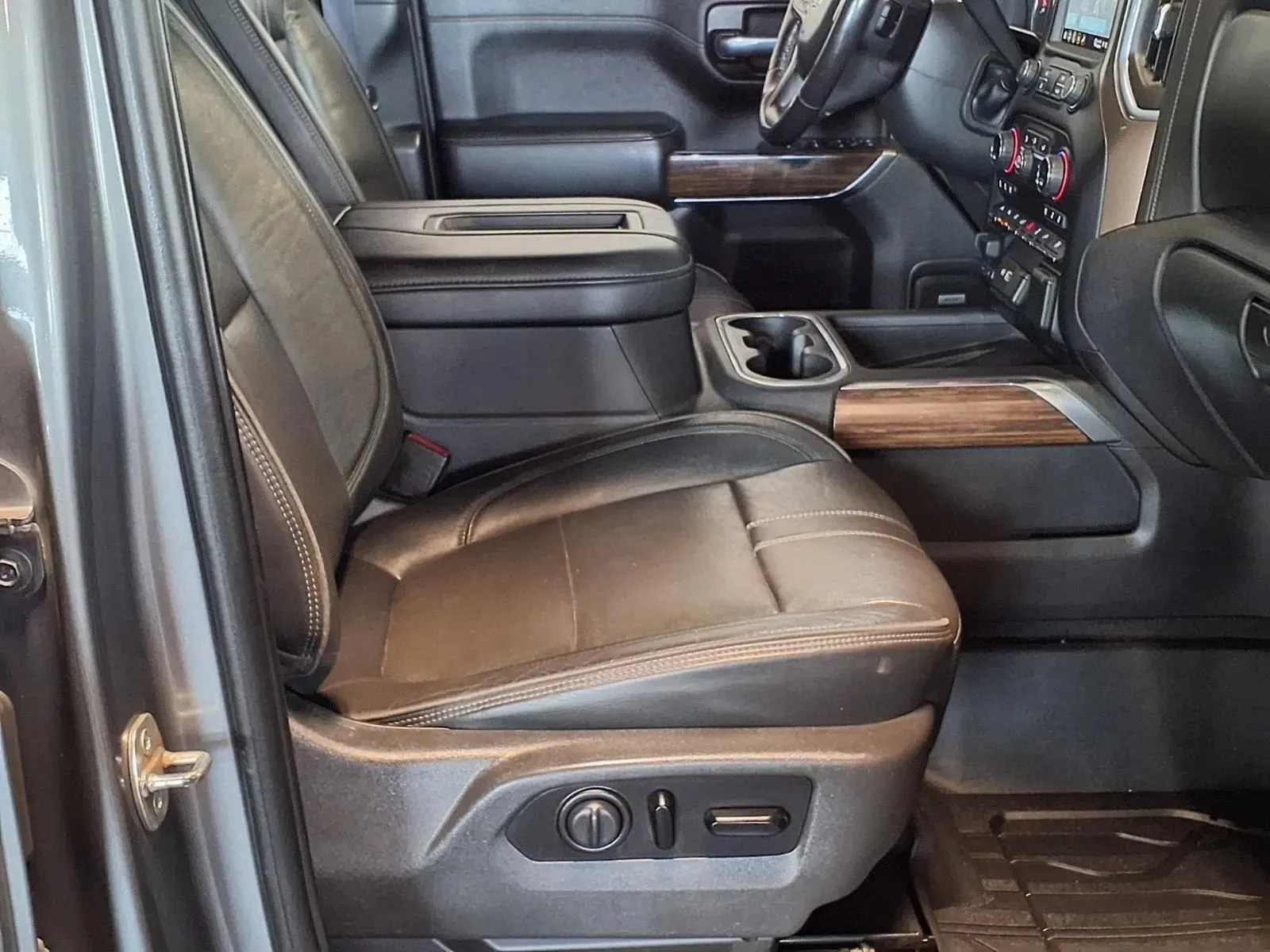 Chevrolet Silverado photo 12