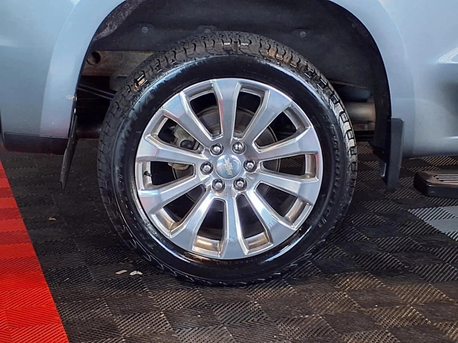 Chevrolet Silverado photo 8