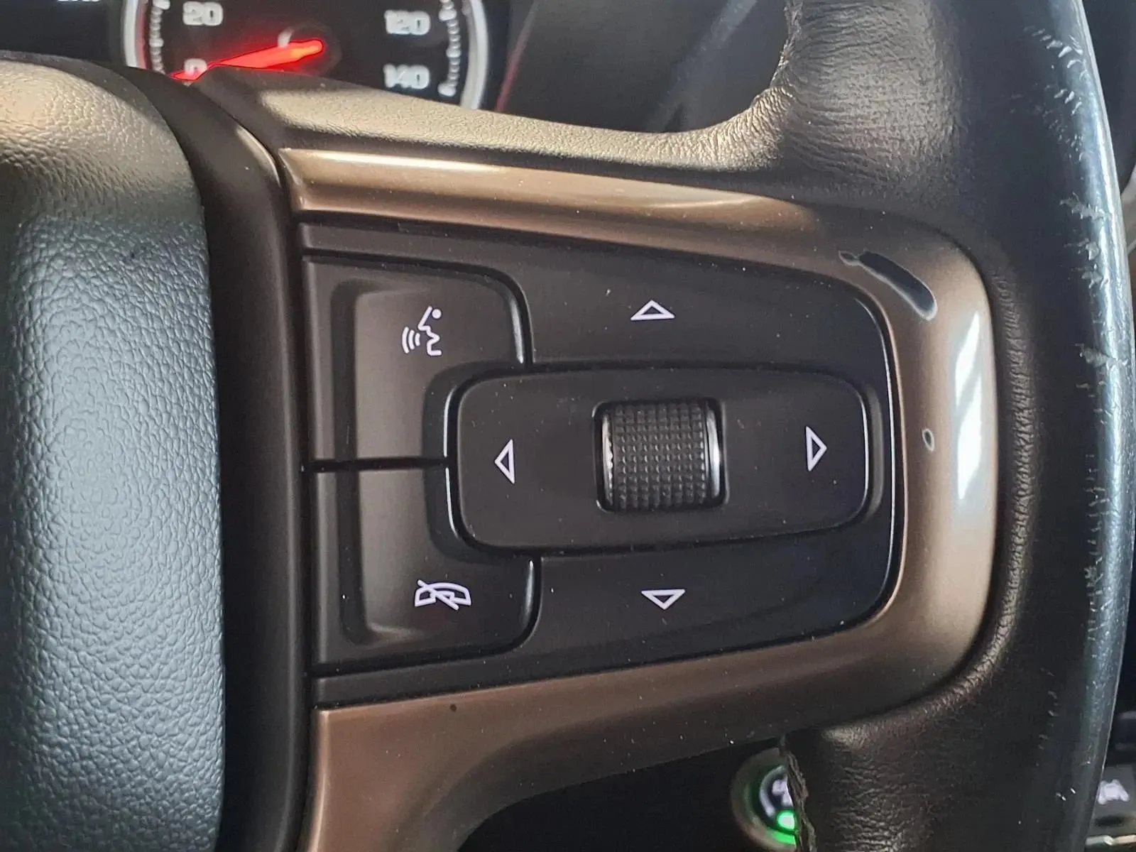 Chevrolet Silverado photo 25