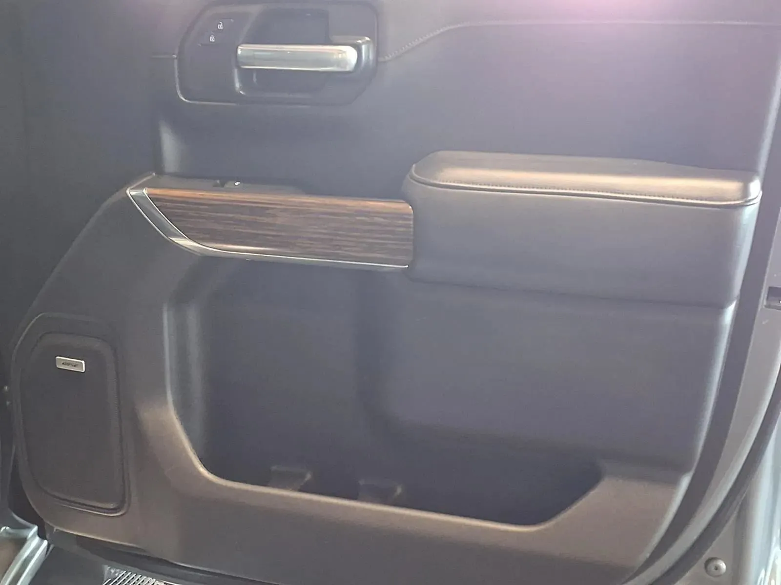 Chevrolet Silverado photo 11
