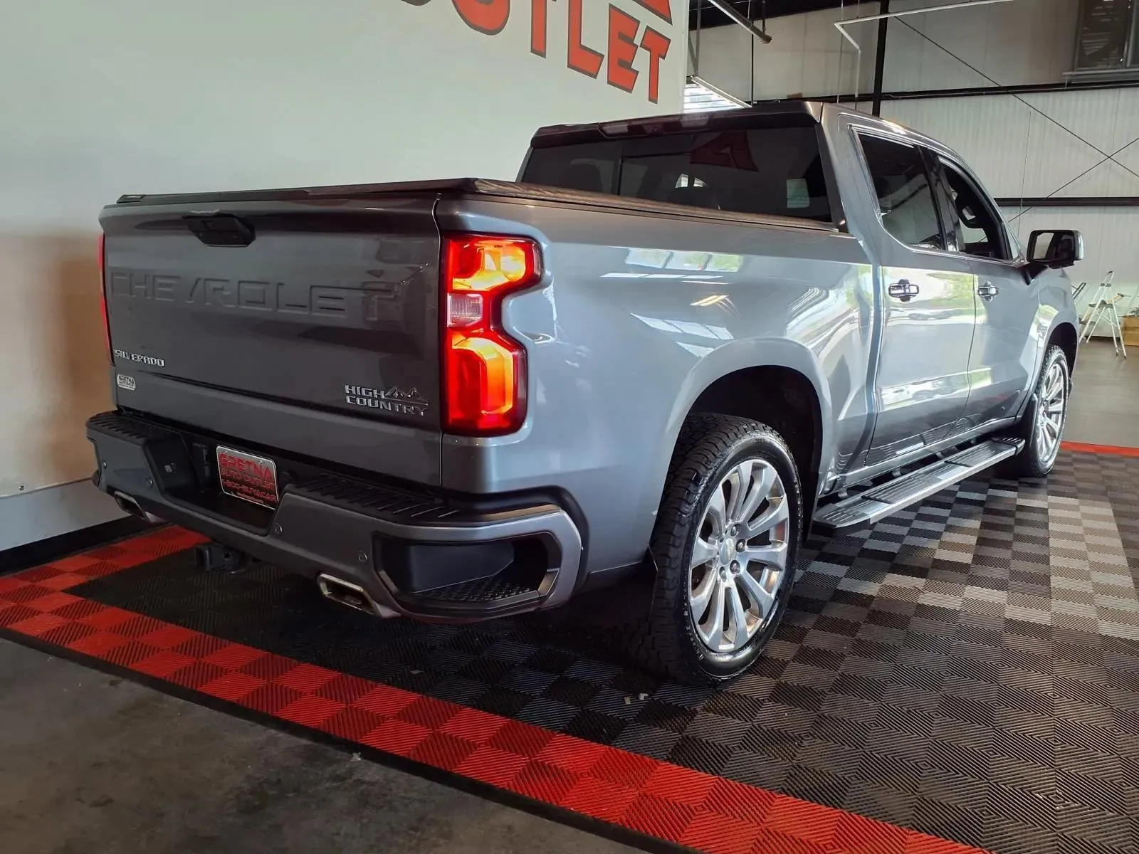 Chevrolet Silverado photo 7