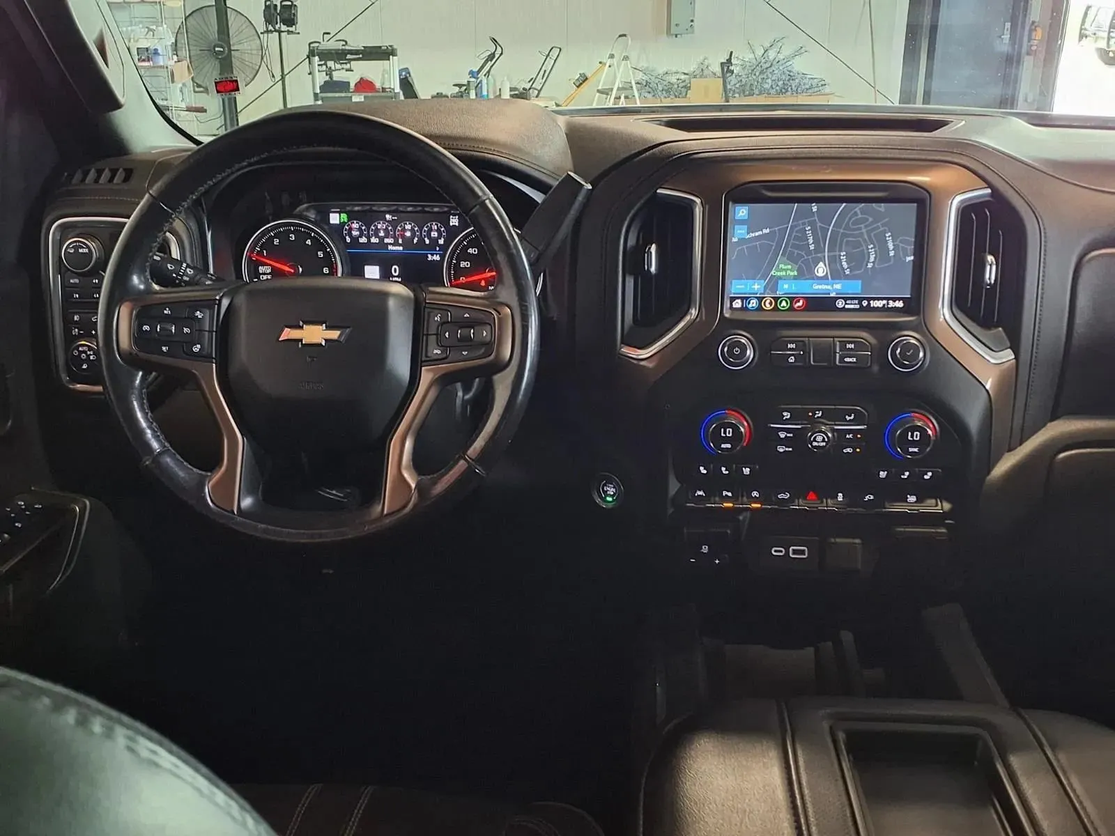 Chevrolet Silverado photo 14