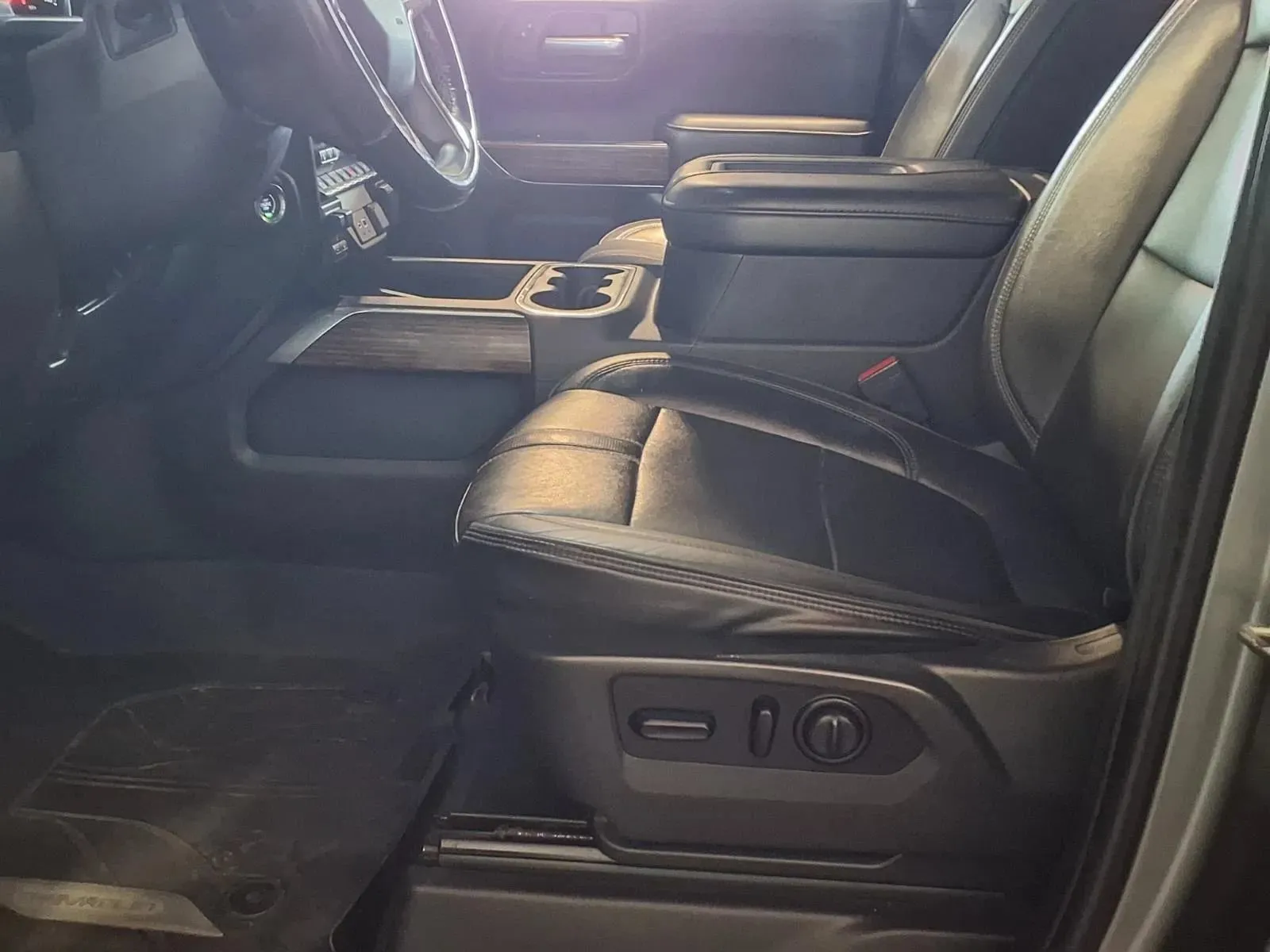 Chevrolet Silverado photo 15