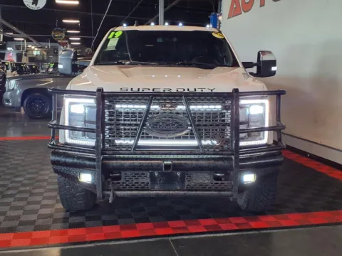 Another view of 2019 Ford F-350 Super Duty Platinum for sale in Gretna, NE at Gretna Auto Outlet