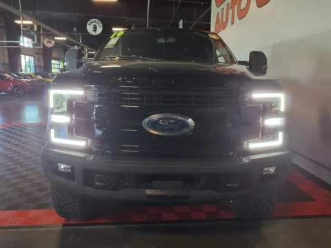 Photos of 2019 Ford F-250 Super Duty Lariat for sale in Gretna, NE at Gretna Auto Outlet
