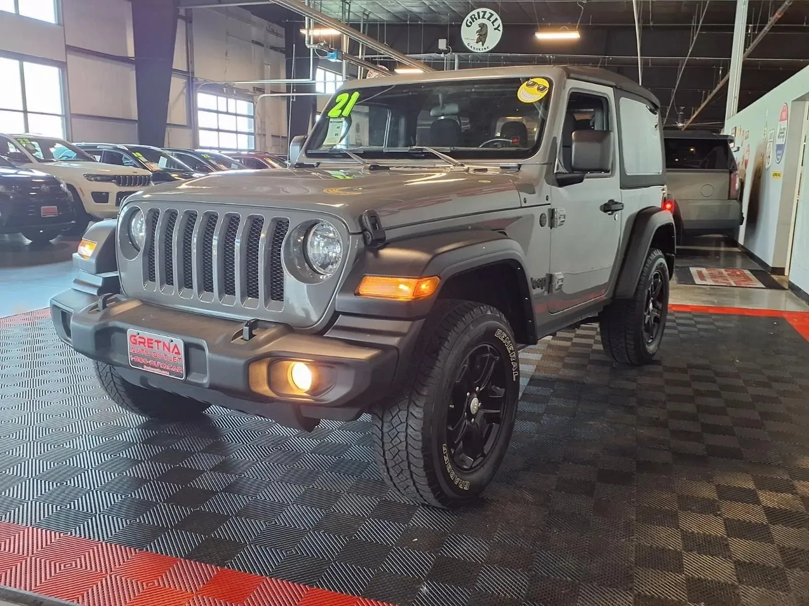 Jeep Wrangler photo 4