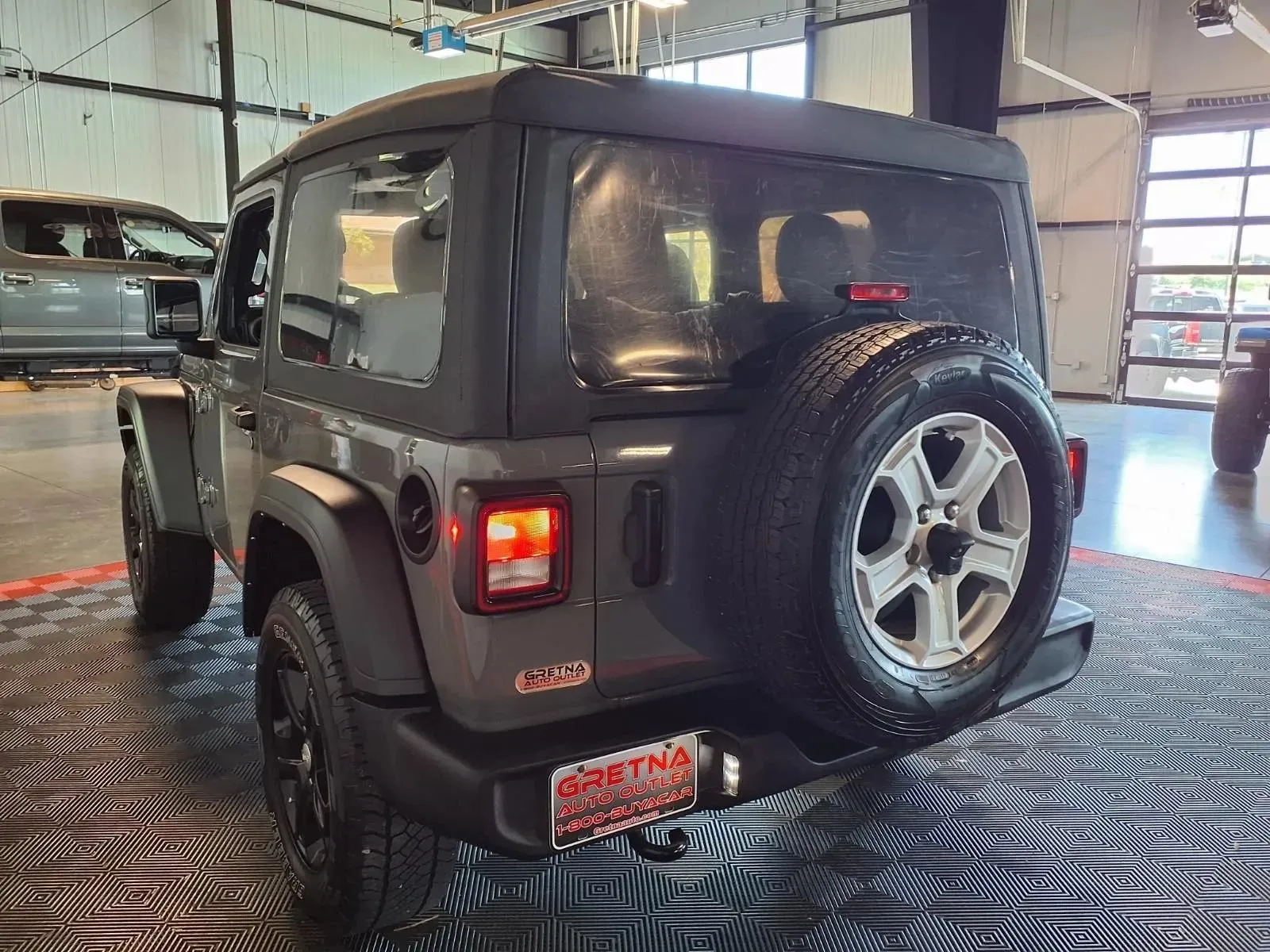 Jeep Wrangler photo 5