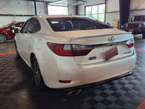 More photos of 2016 Lexus ES 350 at Gretna Auto Outlet, NE
