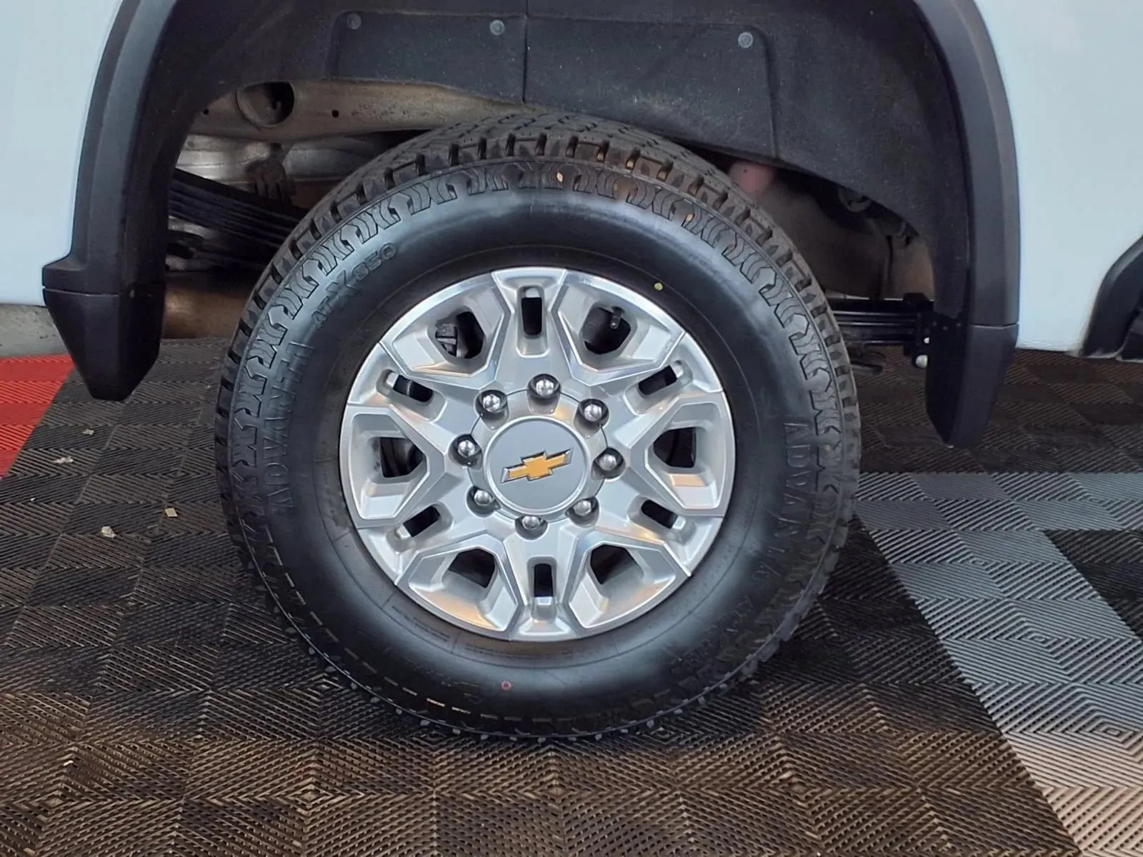 Chevrolet Silverado photo 9