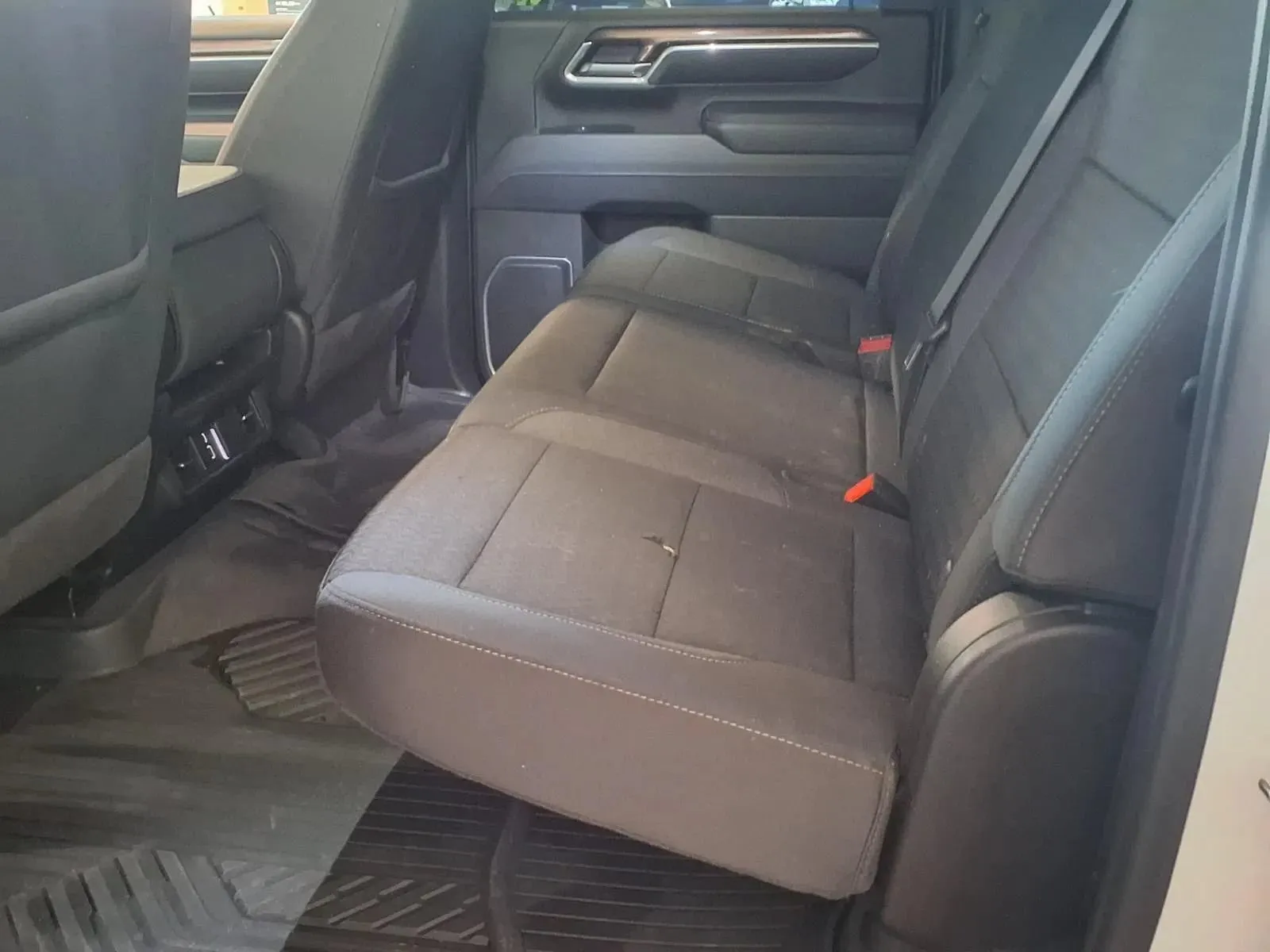 Chevrolet Silverado photo 15