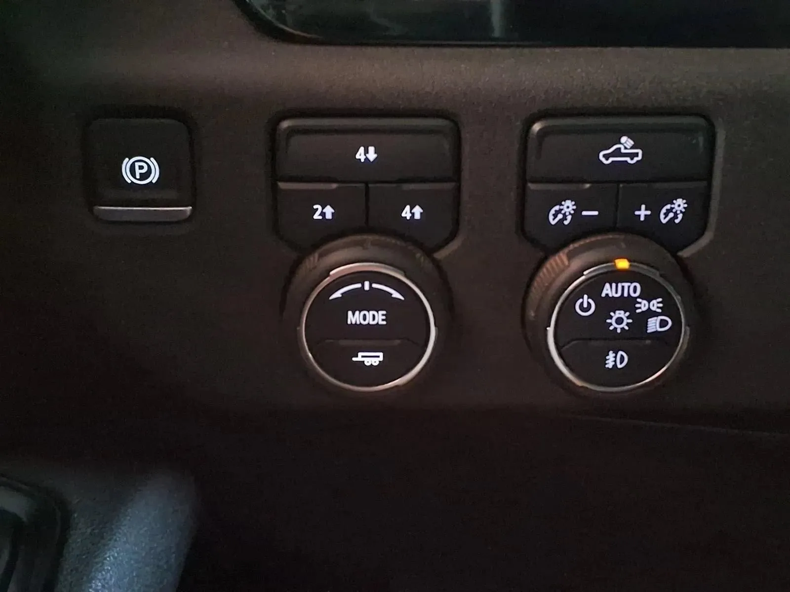 Chevrolet Silverado photo 27