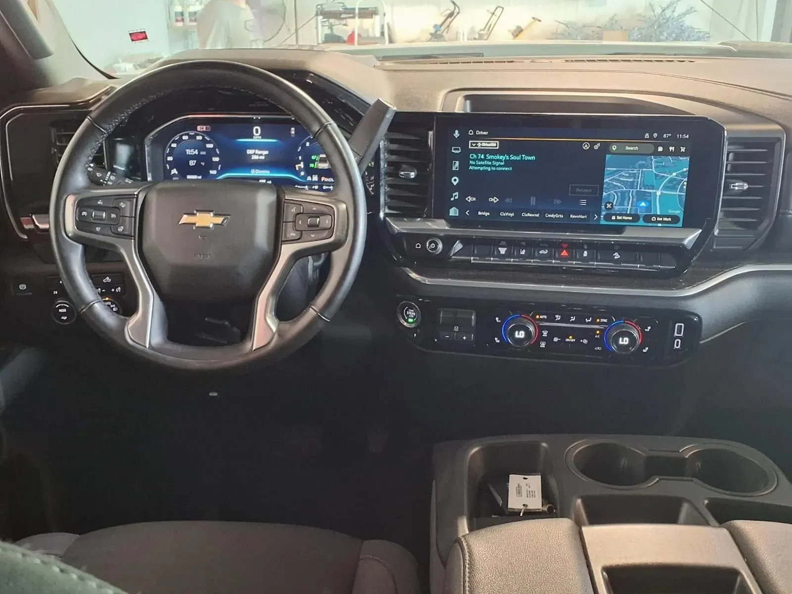 Chevrolet Silverado photo 16