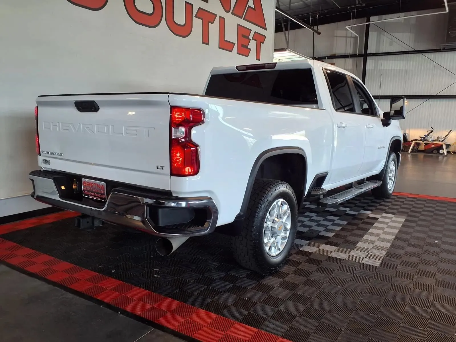 Chevrolet Silverado photo 8