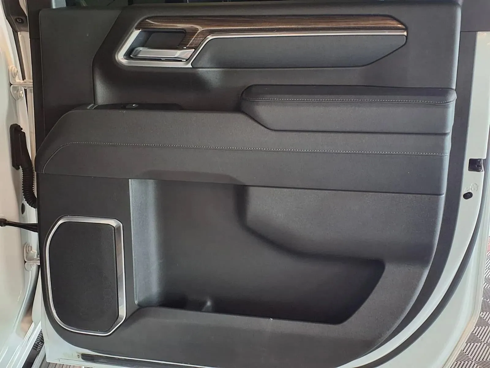 Chevrolet Silverado photo 10