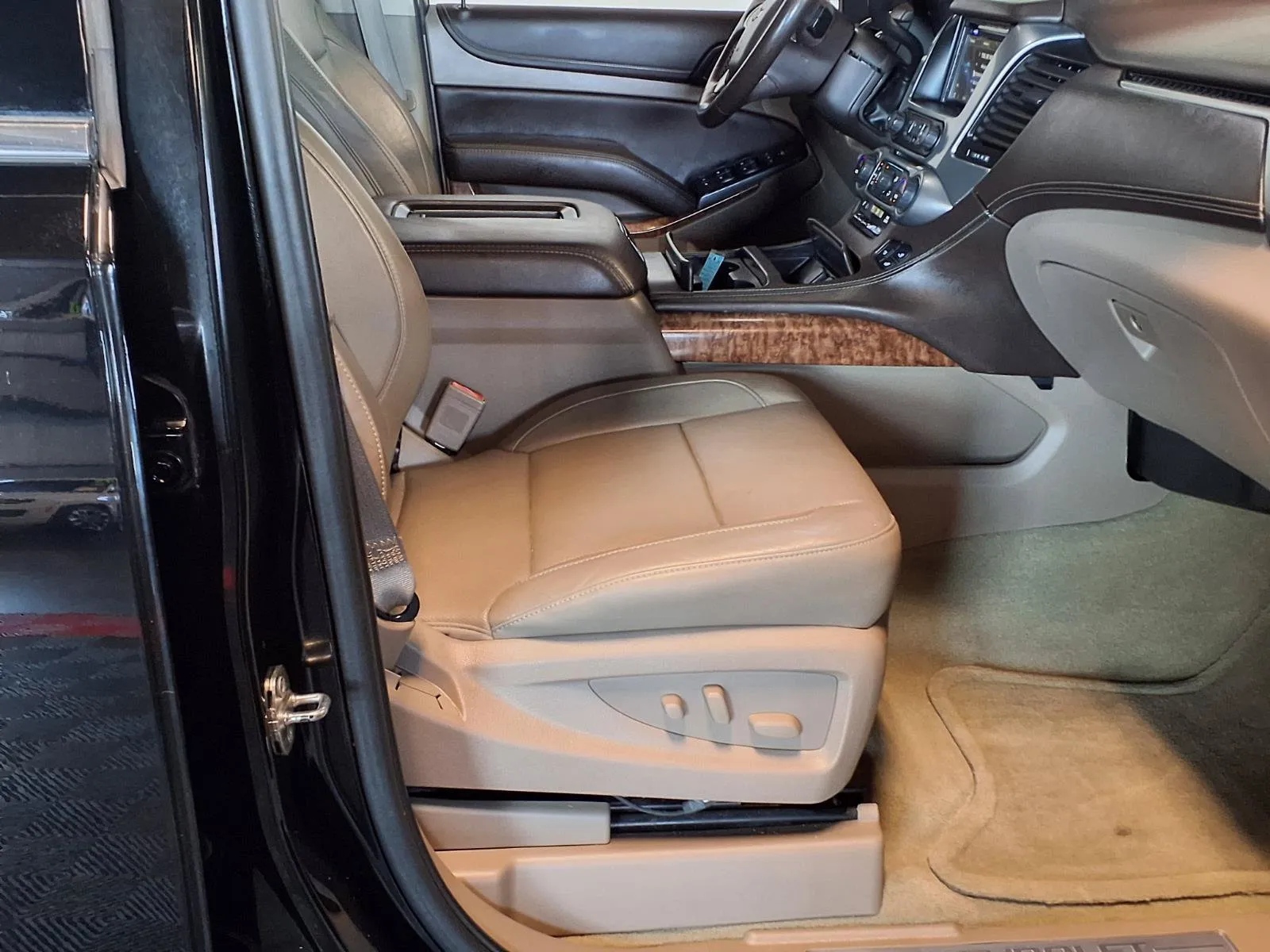 Chevrolet Tahoe photo 13