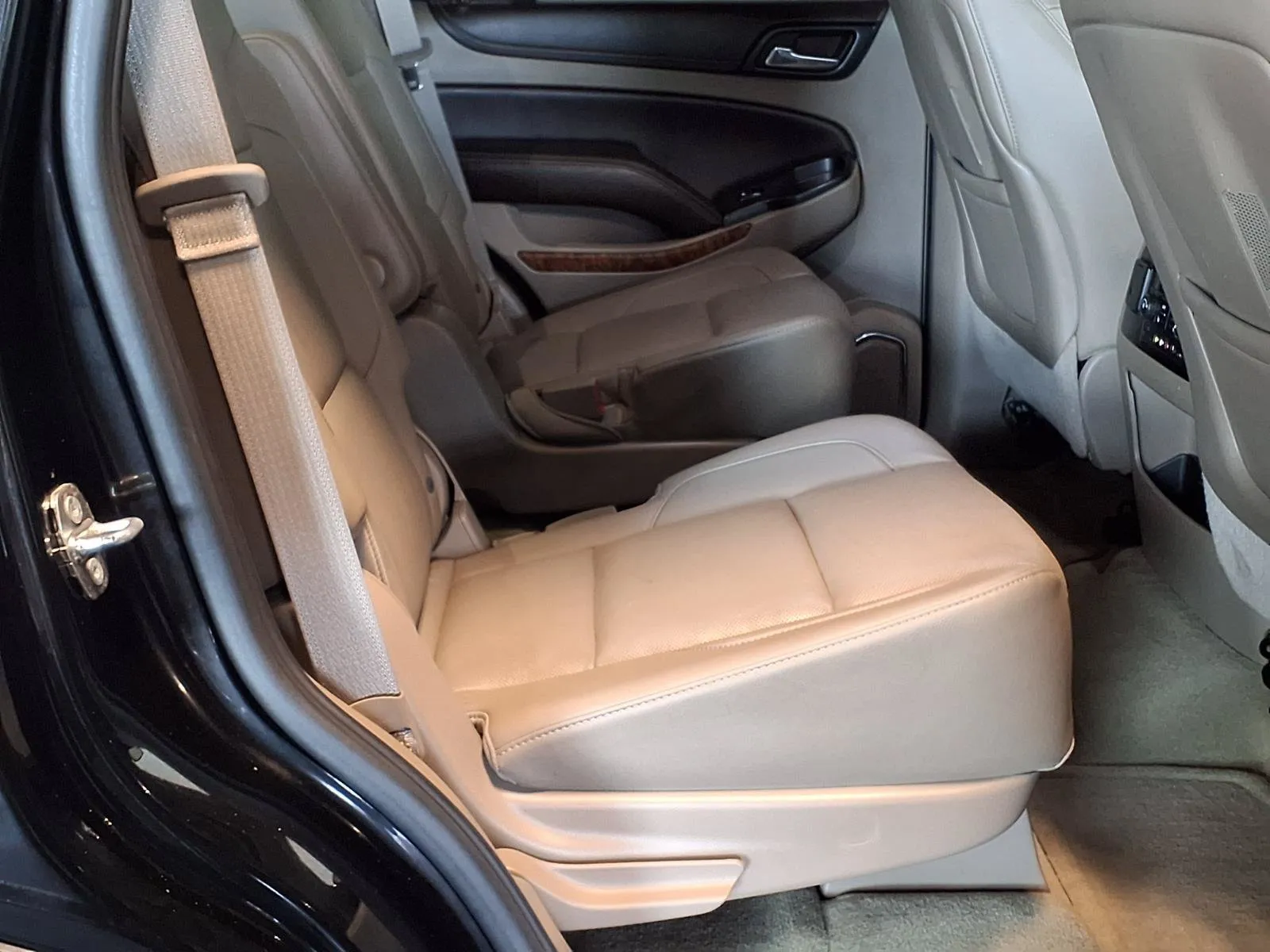 Chevrolet Tahoe photo 11