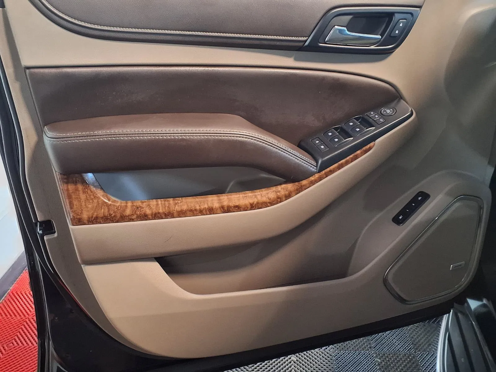 Chevrolet Tahoe photo 17