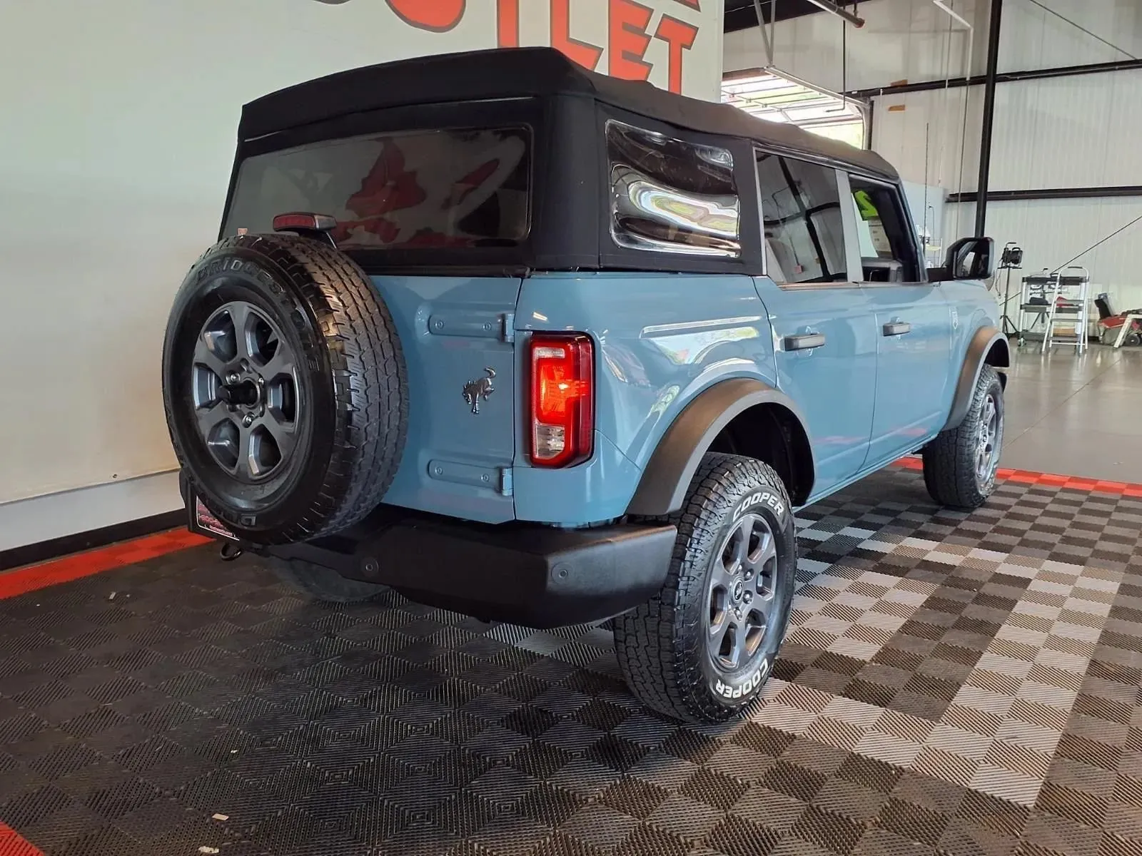 Ford Bronco photo 7