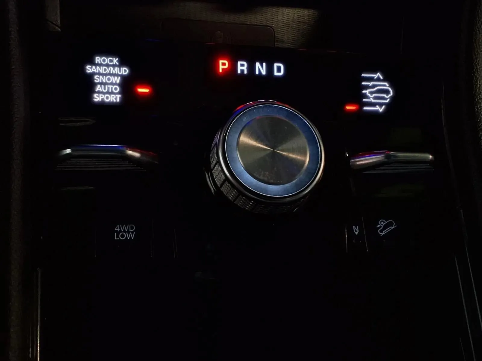 Jeep Grand Cherokee photo 23