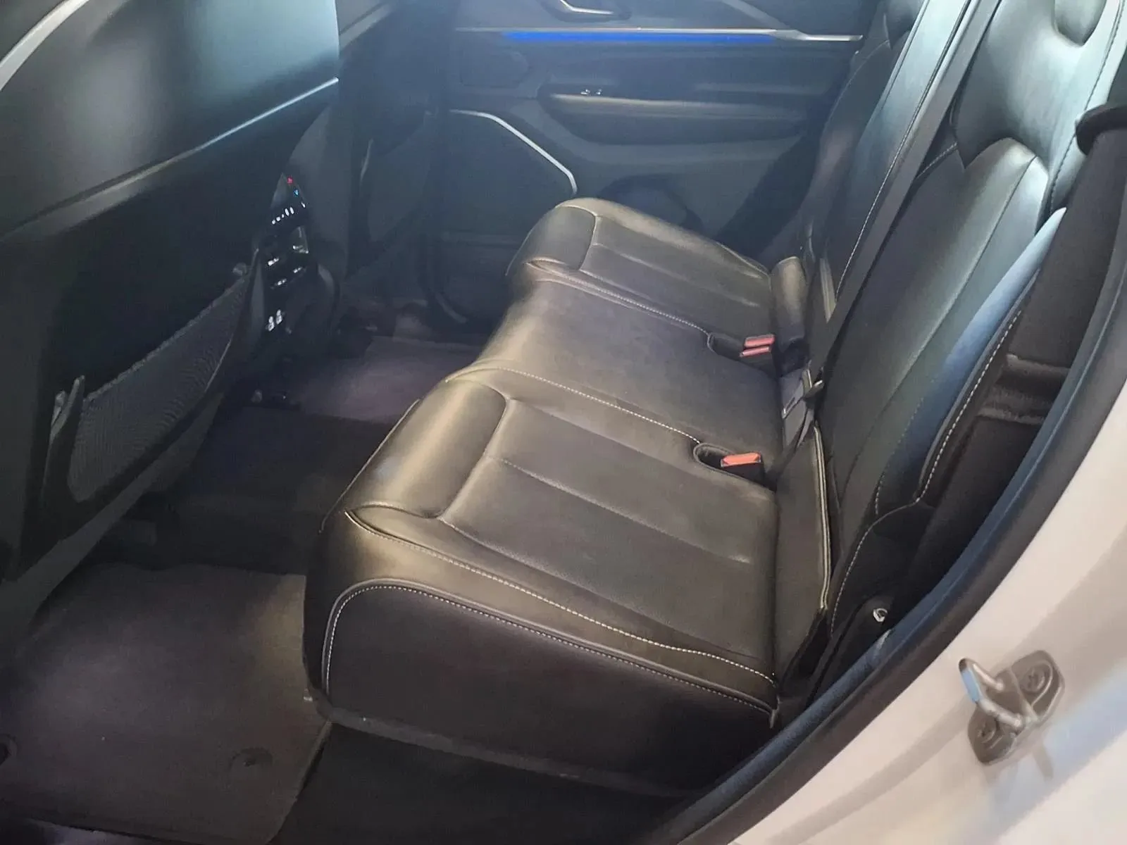 Jeep Grand Cherokee photo 14