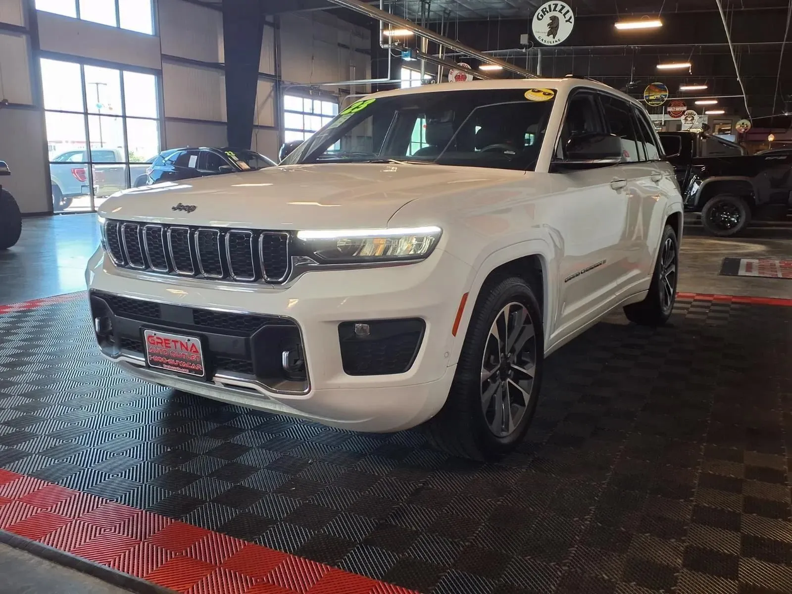 Jeep Grand Cherokee photo 4
