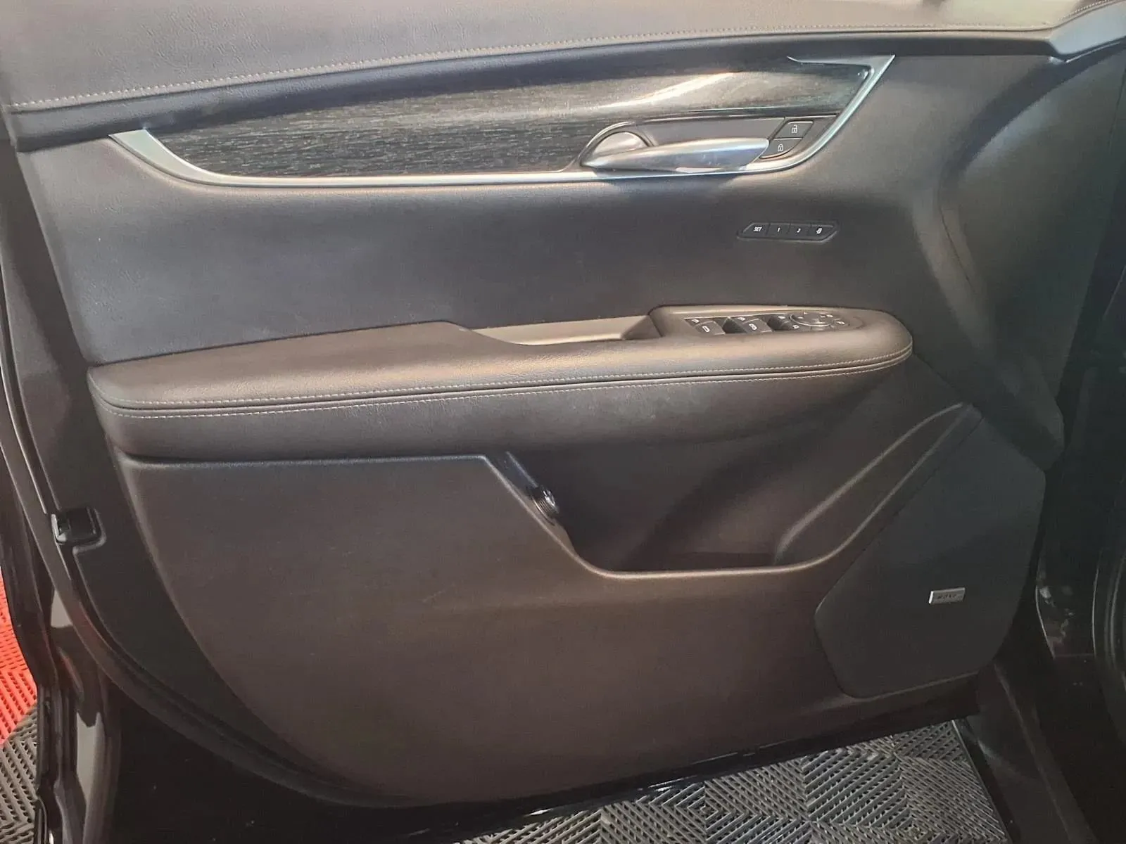 Cadillac XT5 photo 16