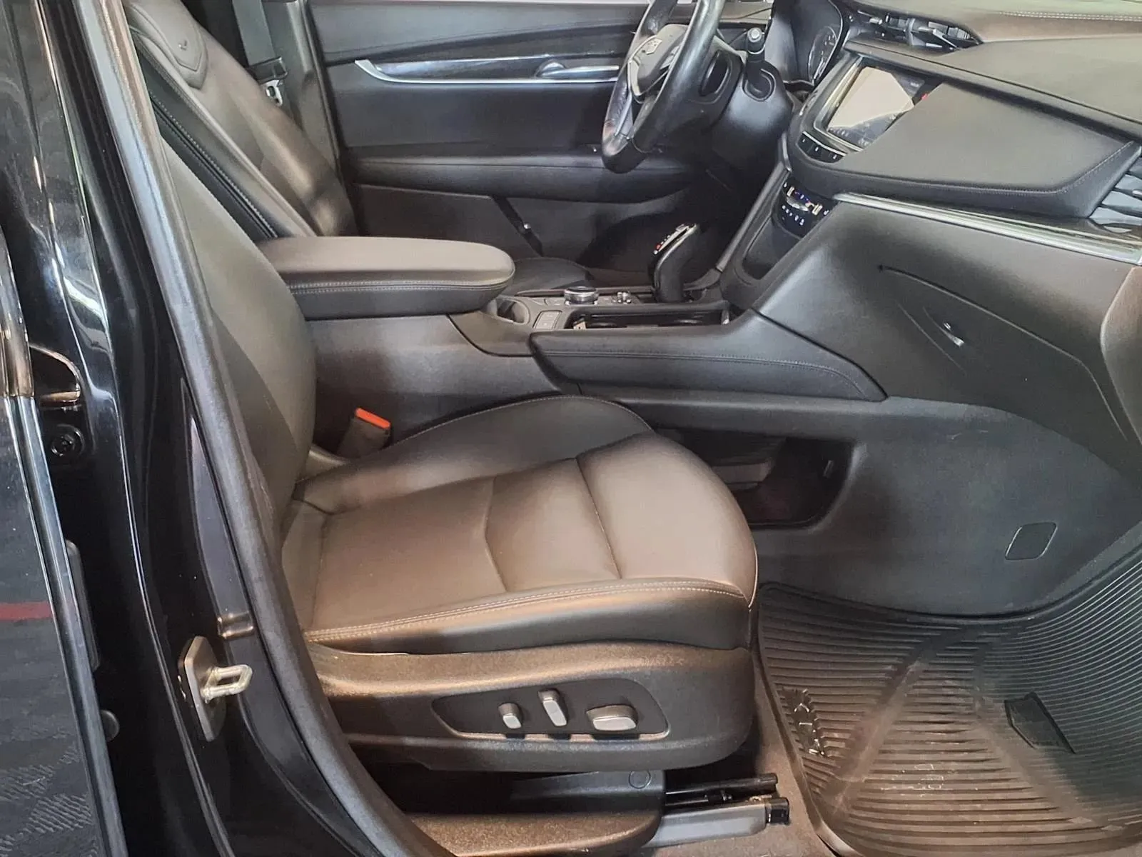 Cadillac XT5 photo 13
