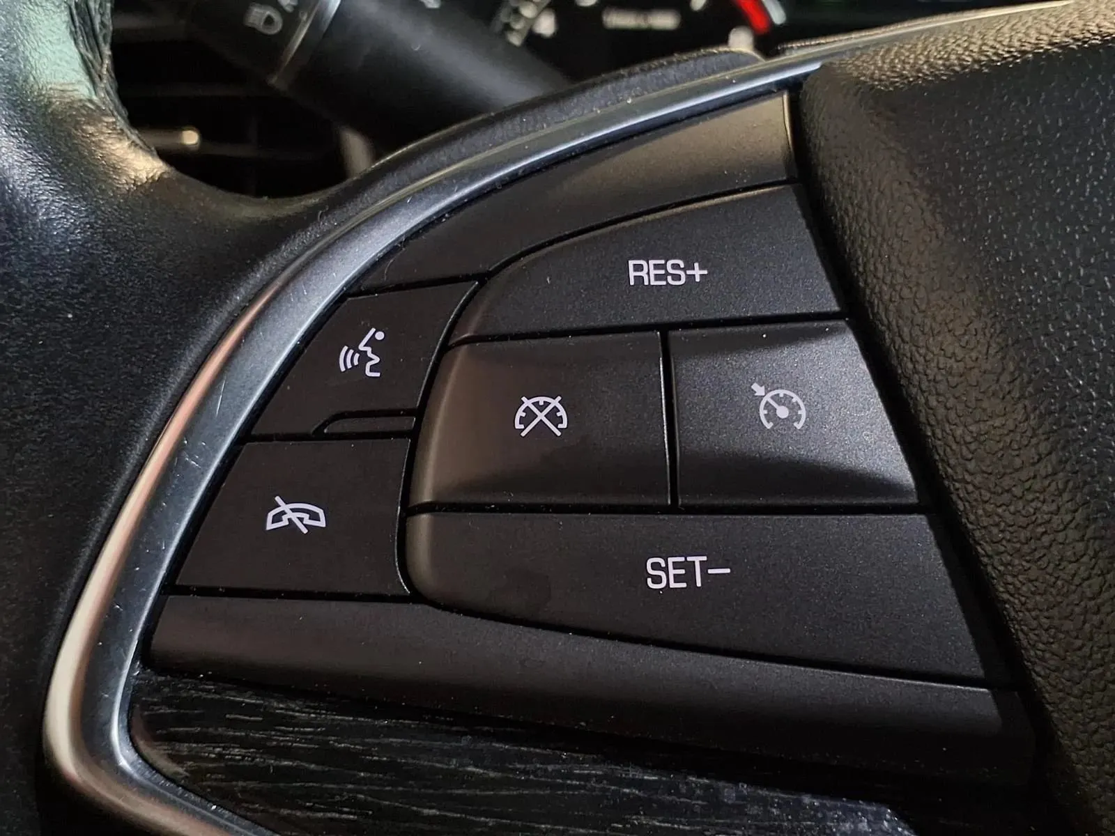 Cadillac XT5 photo 24
