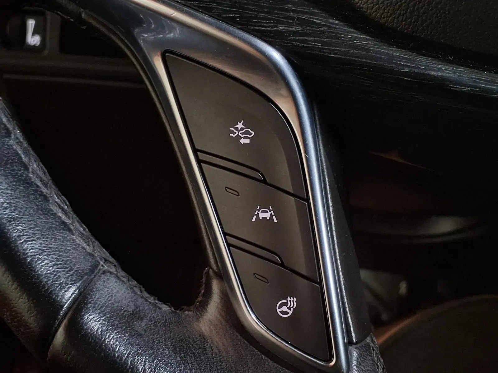 Cadillac XT5 photo 25