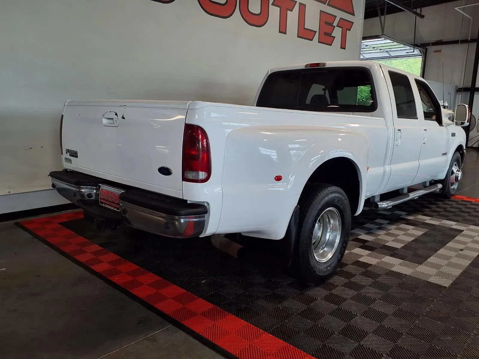 Ford F-350 photo 8