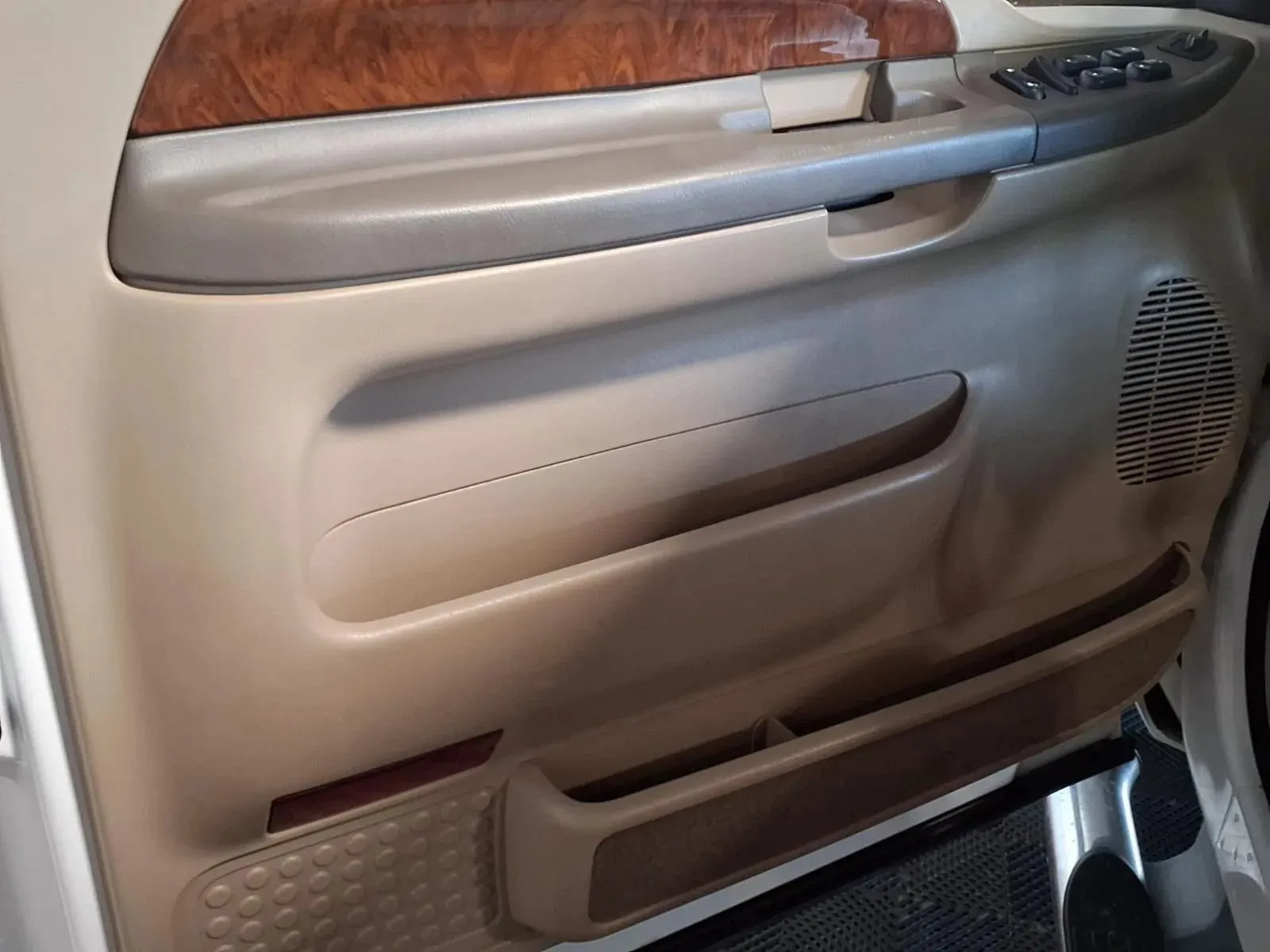 Ford F-350 photo 16