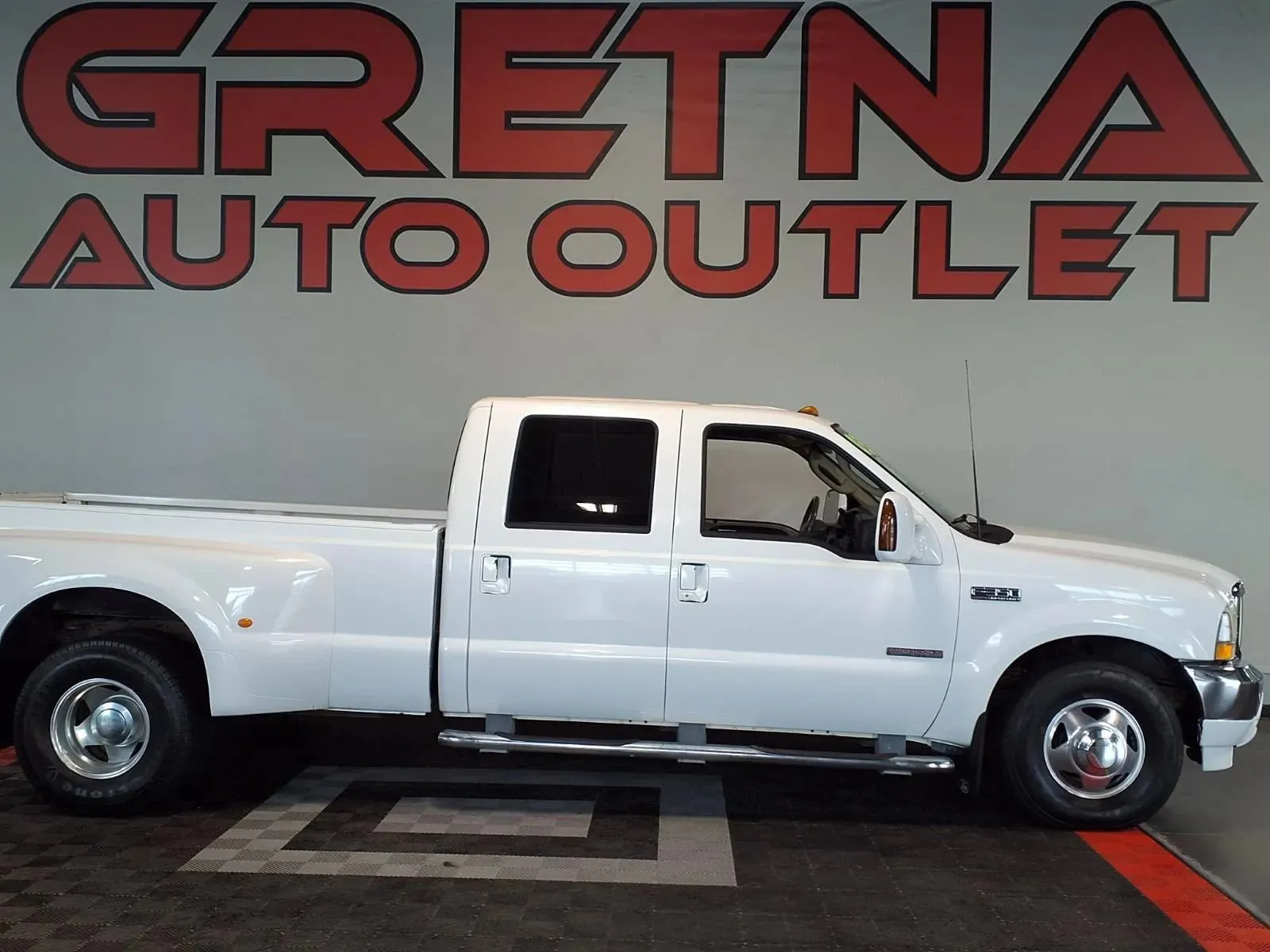 White 2003 Ford Super Duty F-350 DRW Lariat for sale in Gretna, NE