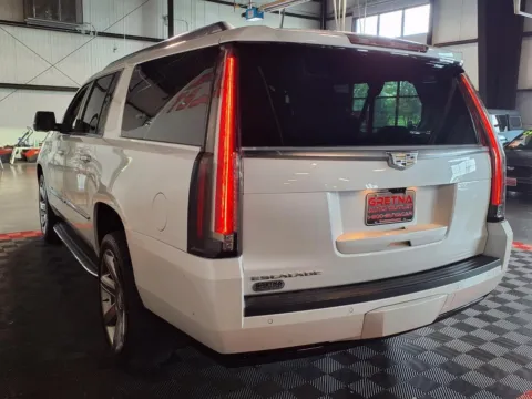 More photos of 2020 Cadillac Escalade ESV Luxury at Gretna Auto Outlet, NE