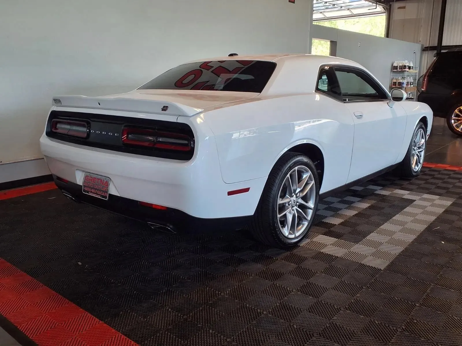 Dodge Challenger photo 7