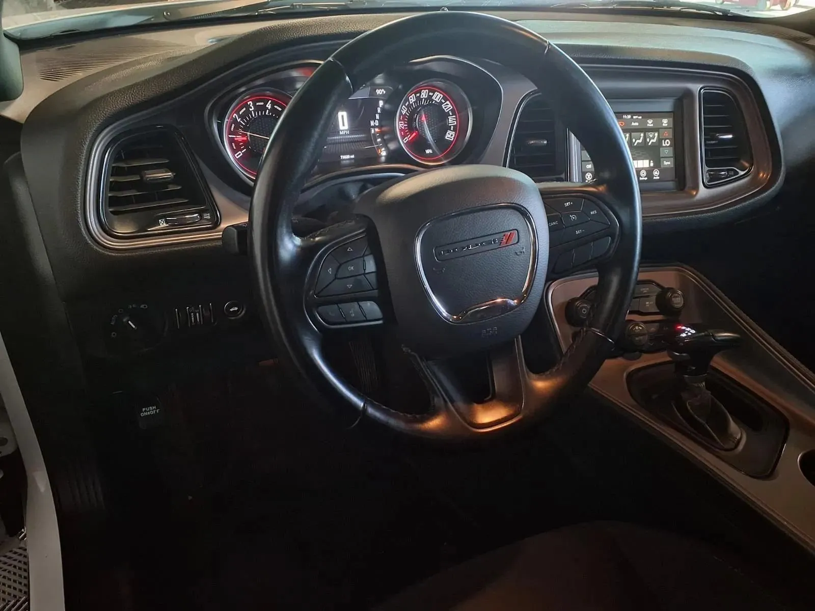 Dodge Challenger photo 15
