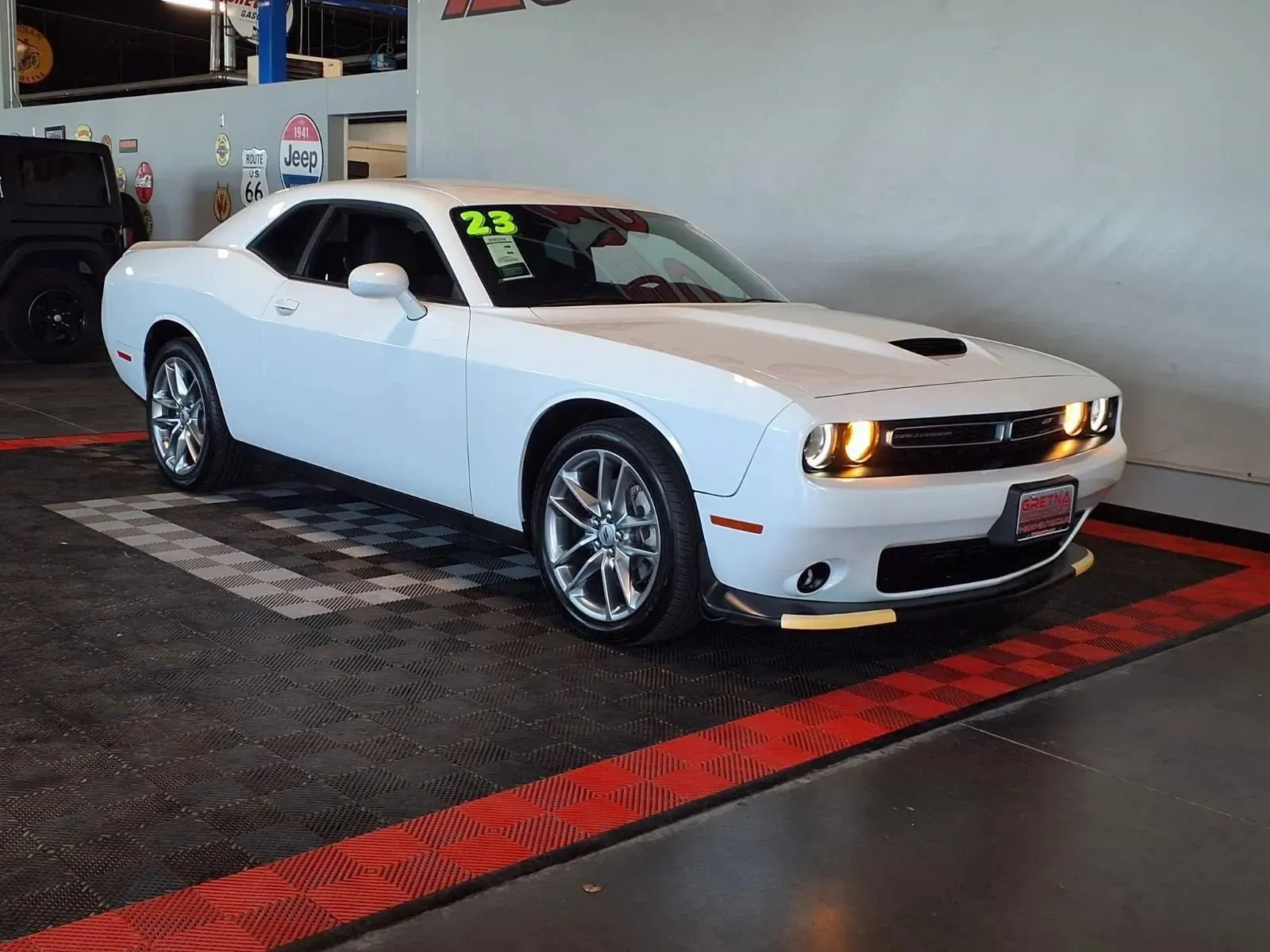 Dodge Challenger photo 2
