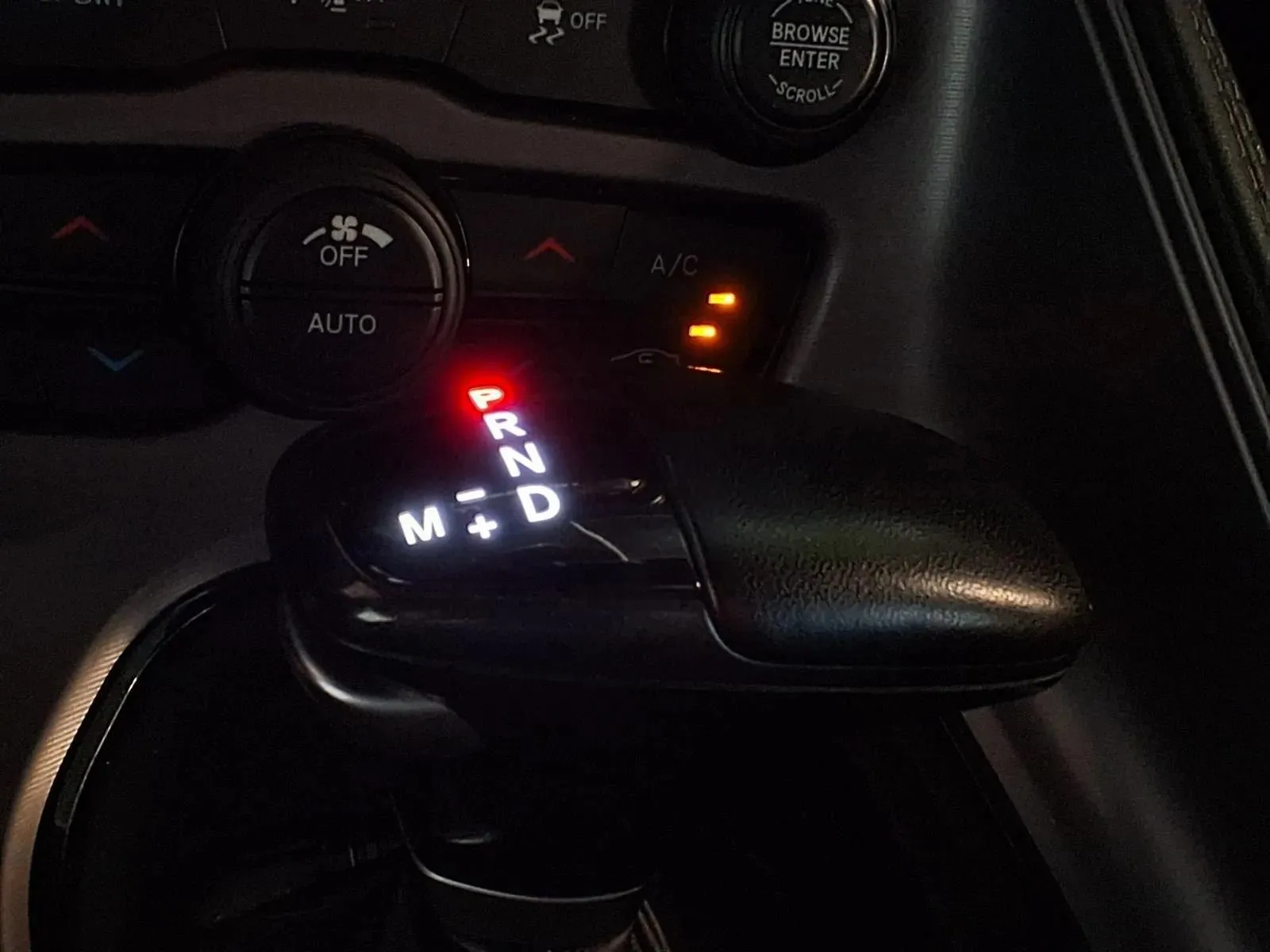 Dodge Challenger photo 18
