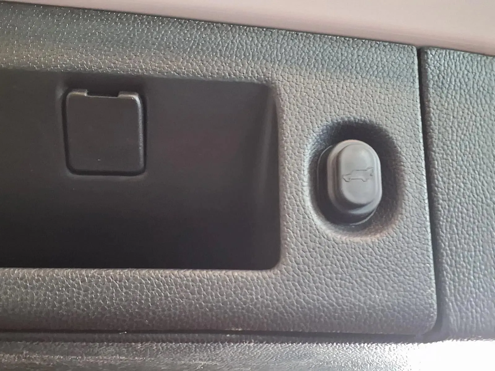 Chevrolet Suburban photo 8
