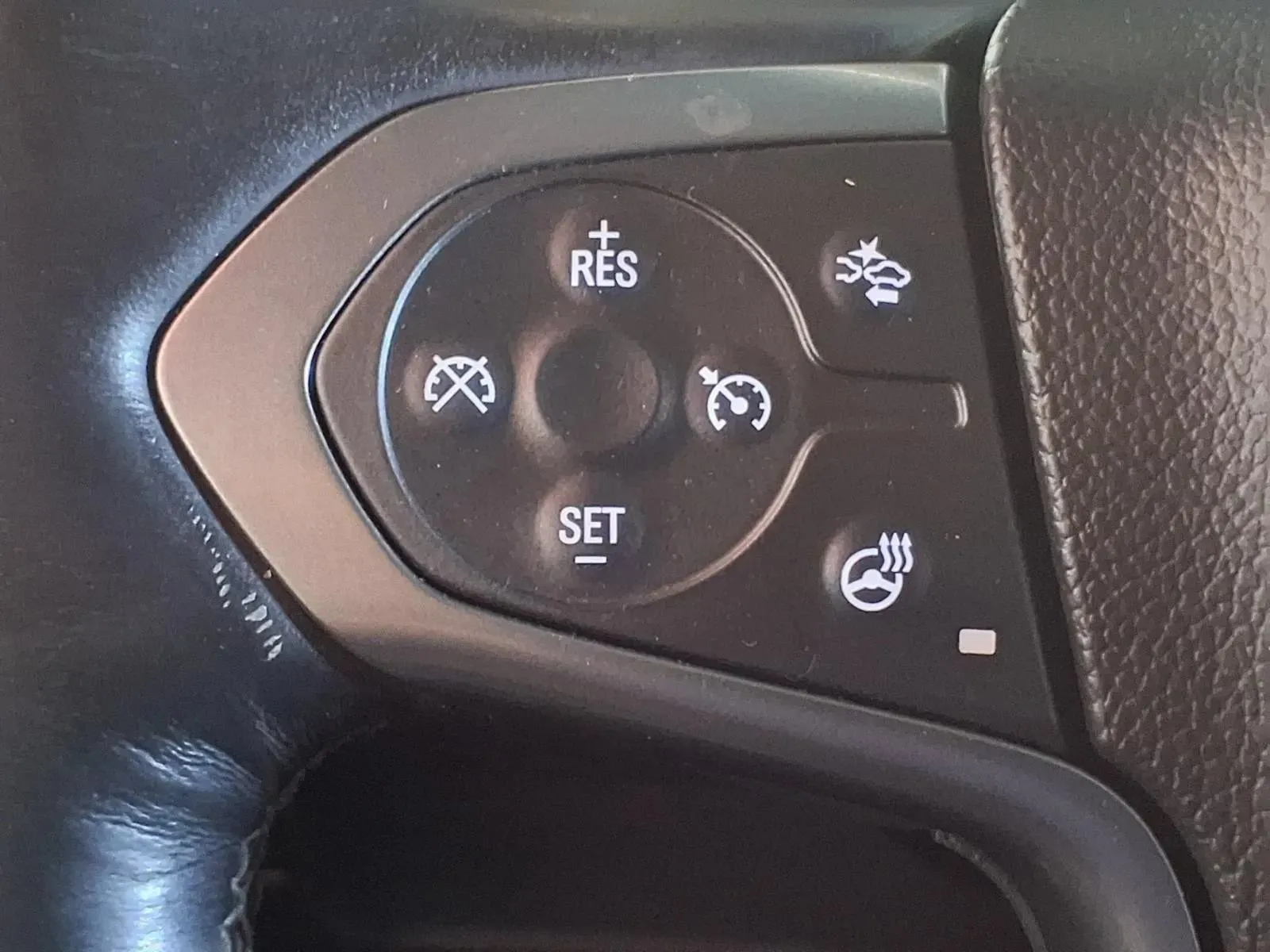 Chevrolet Suburban photo 24