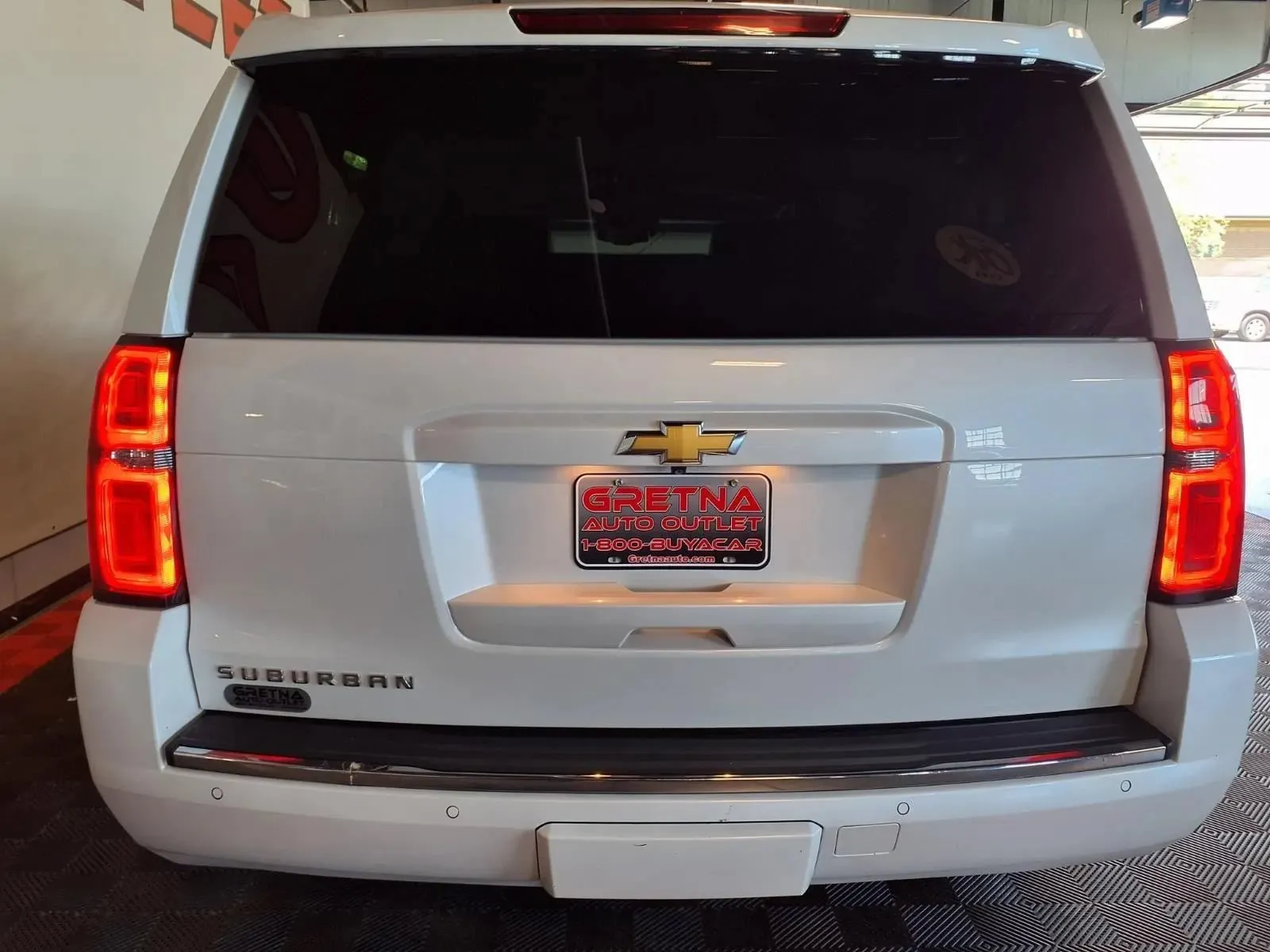 Chevrolet Suburban photo 6