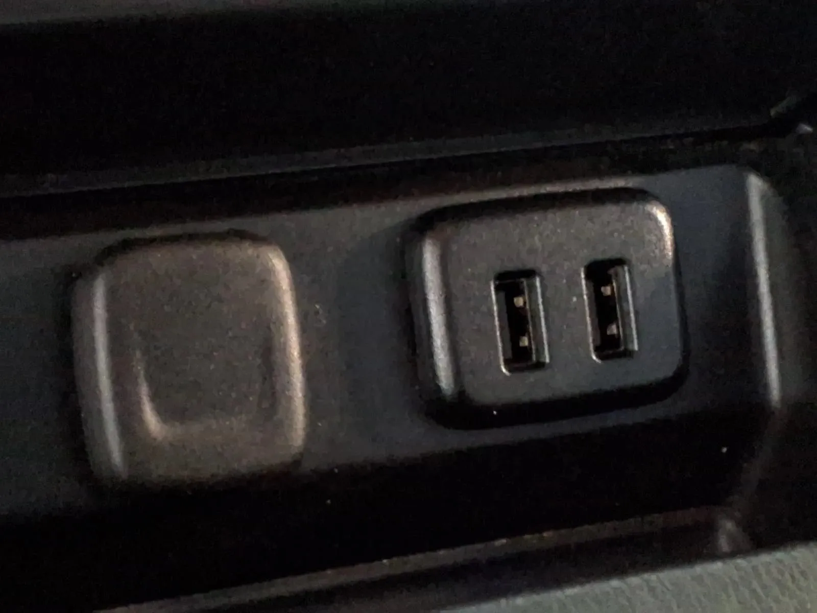 Chevrolet Suburban photo 21