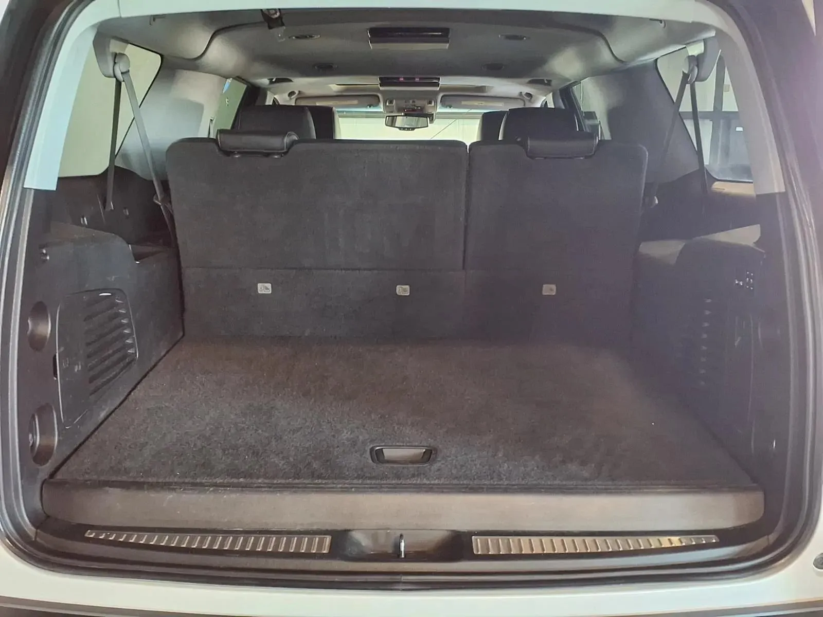 Chevrolet Suburban photo 7