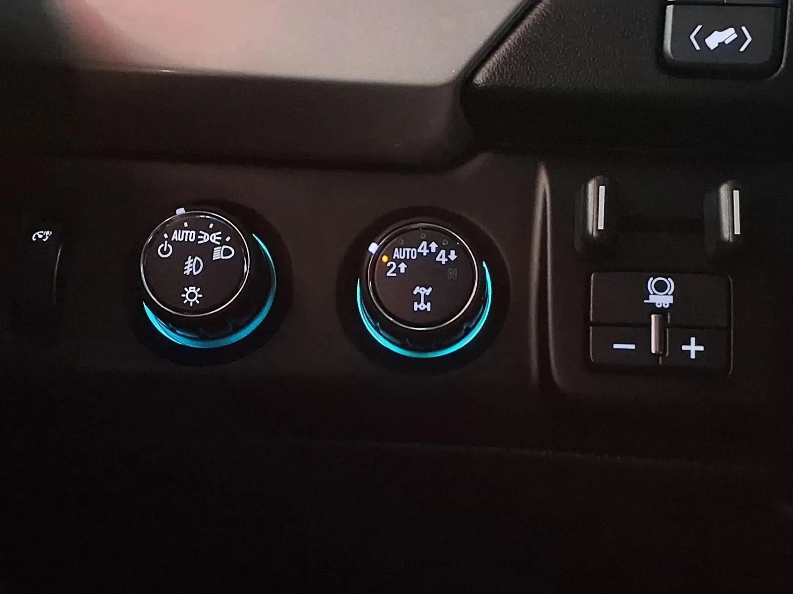 Chevrolet Suburban photo 26
