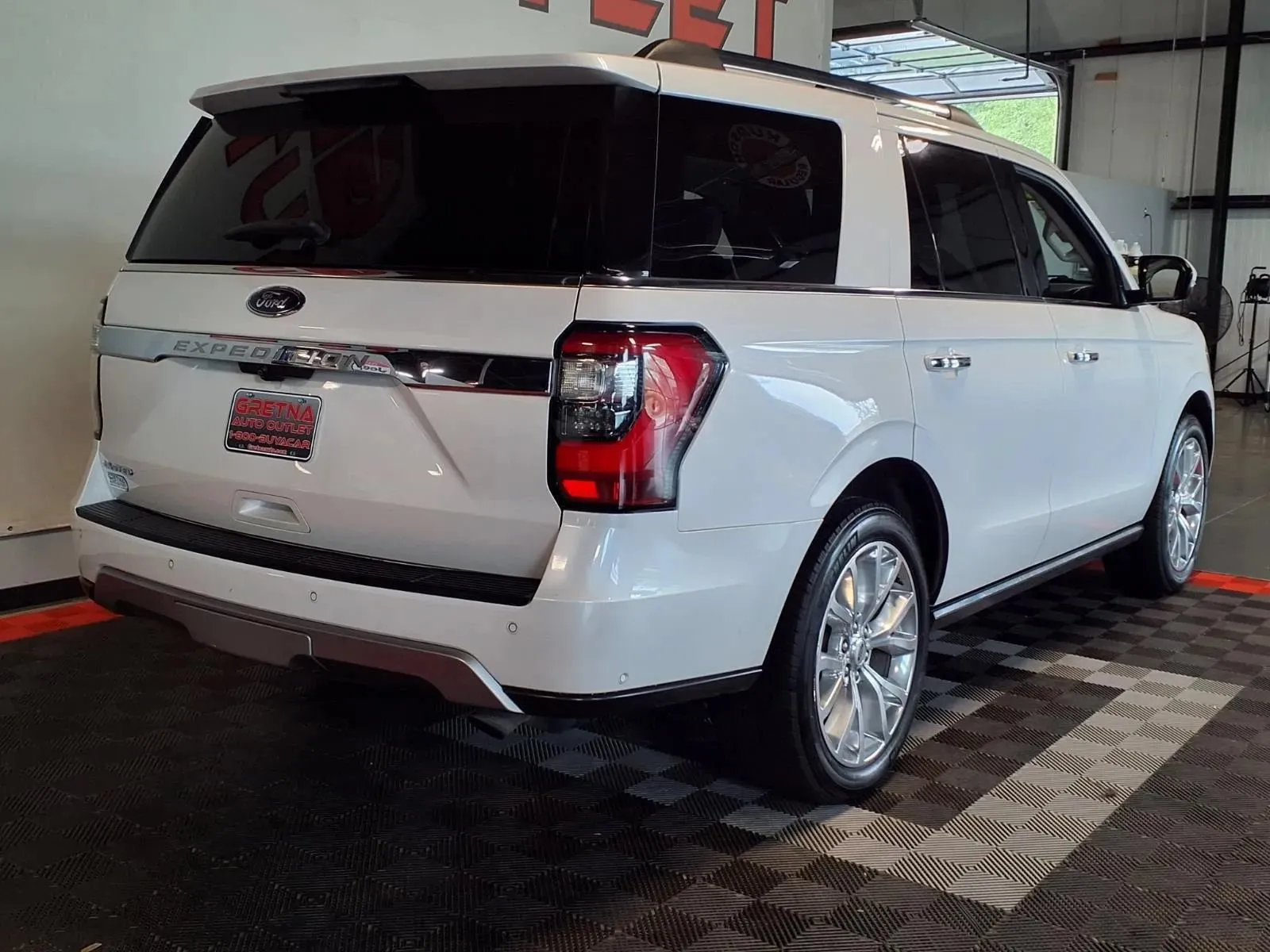 Ford Expedition photo 9