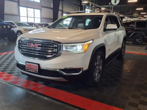 More photos of 2017 GMC Acadia SLT-2 at Gretna Auto Outlet, NE