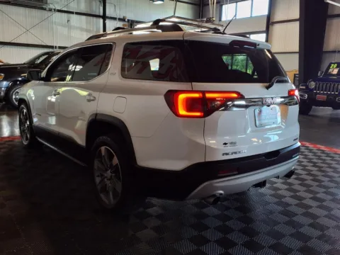More photos of 2017 GMC Acadia SLT-2 at Gretna Auto Outlet, NE
