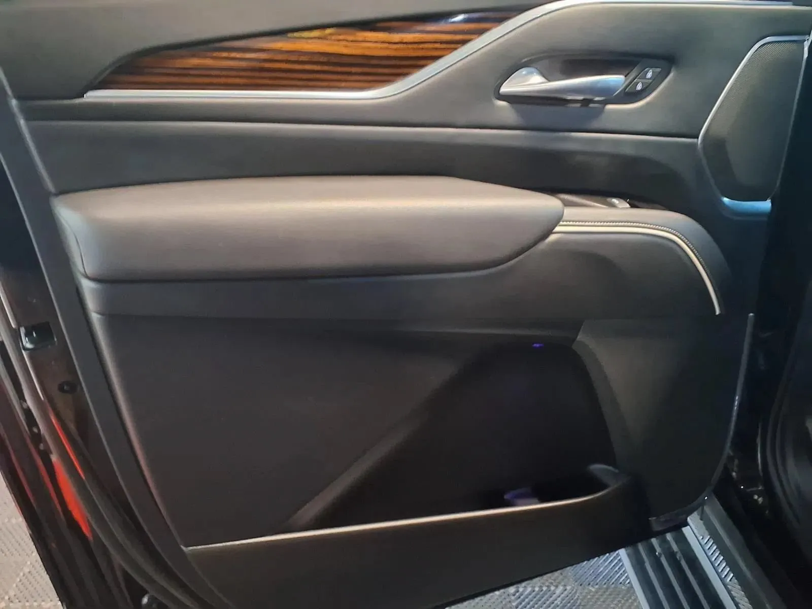 Cadillac Escalade ESV photo 14