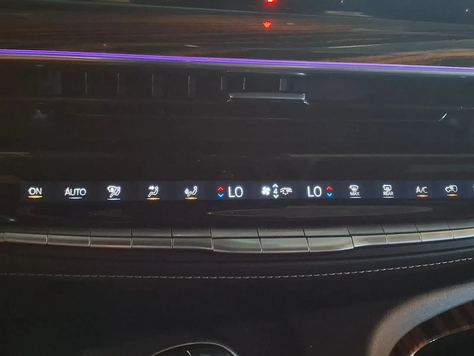 Cadillac Escalade ESV photo 21