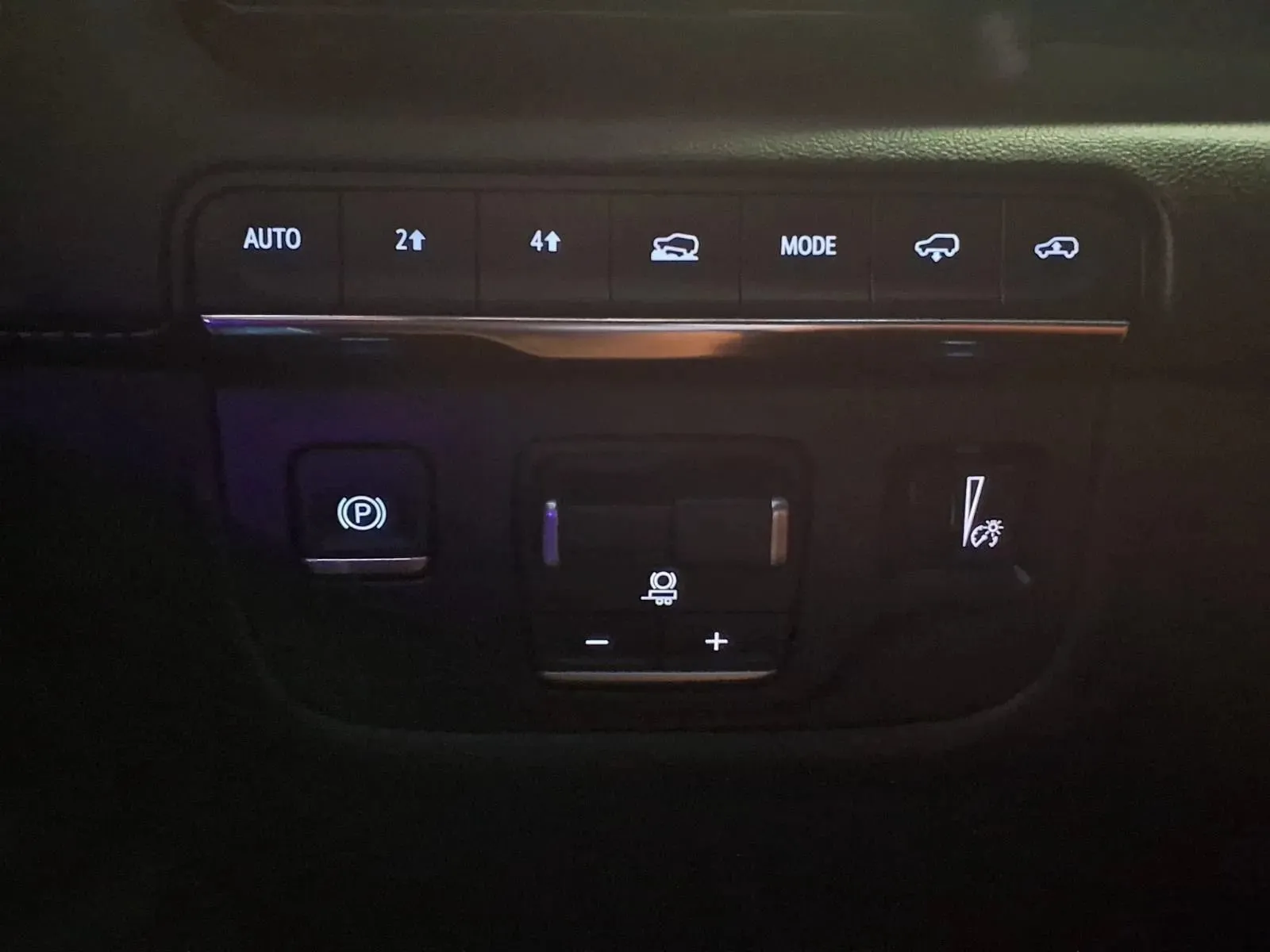 Cadillac Escalade ESV photo 29