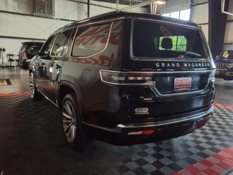 More photos of 2022 Jeep Grand Wagoneer Series II at Gretna Auto Outlet, NE
